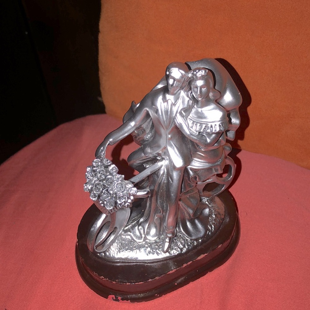 Wedding sculpture